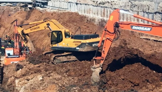 Разработка котлована экскаватором под фундамент в Карабулаке — цена от 2597 руб. | 2Землекопа-Крб